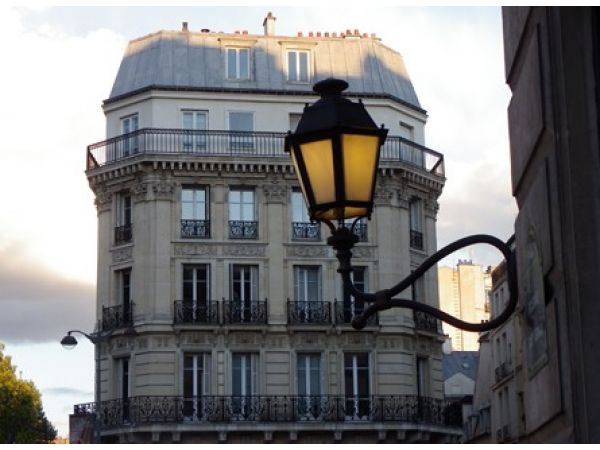 THE TRADITIONAL FRENCH STYLES OF LIGHTING 